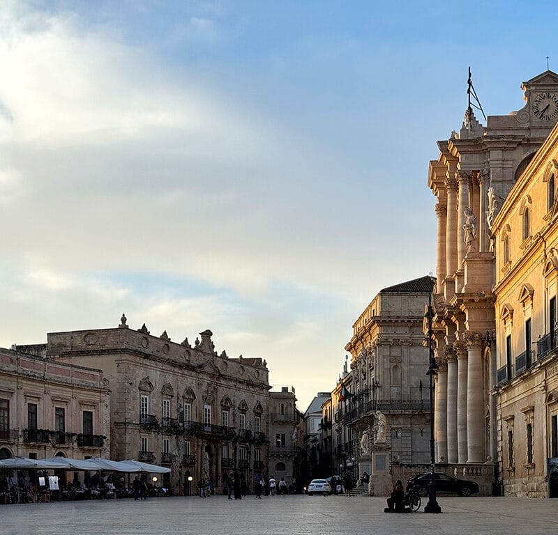 piazza del duomo in ortigia