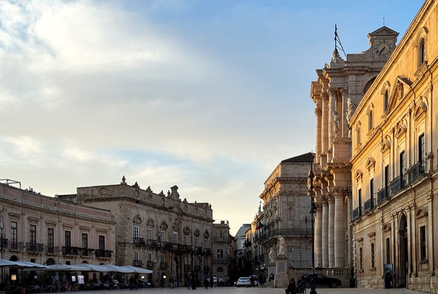 piazza del duomo in ortigia