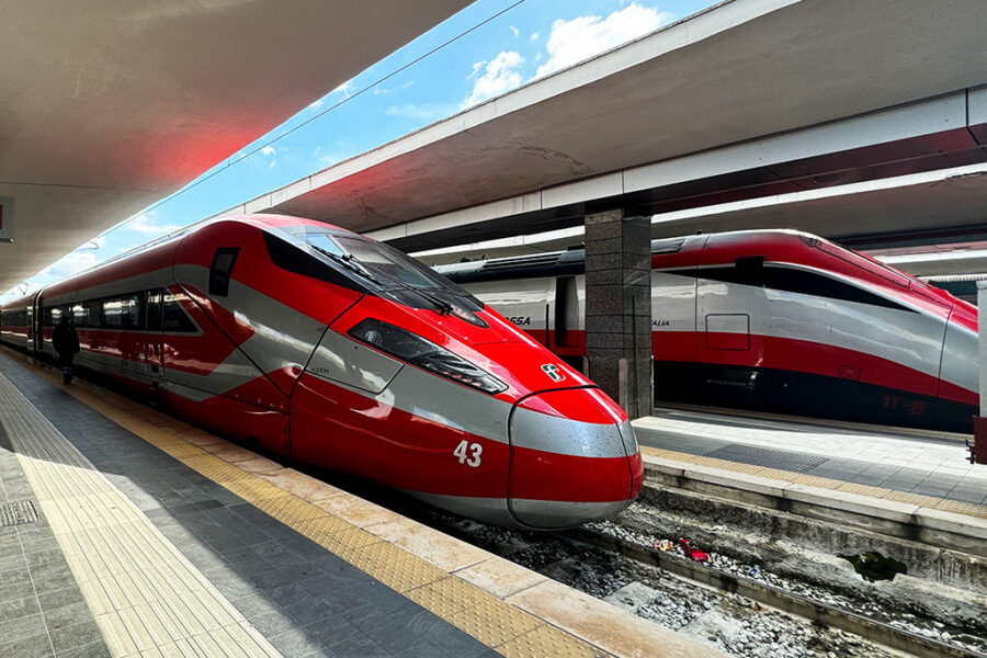 train at platform in naples