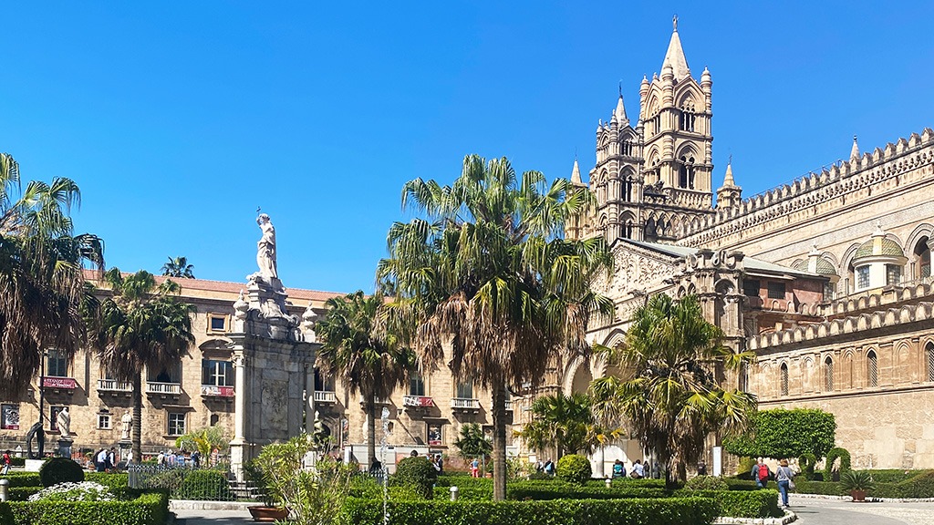 exterior view of palermo cathedral and courtyard