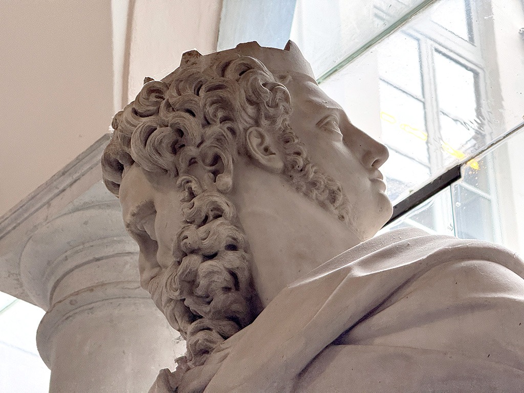 statue of janus in genoa